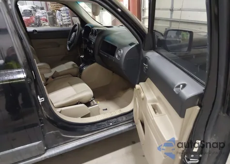 2013 Jeep Patriot Sport z USA, uszkodzony, nr VIN 1C4NJPBA9DD121853